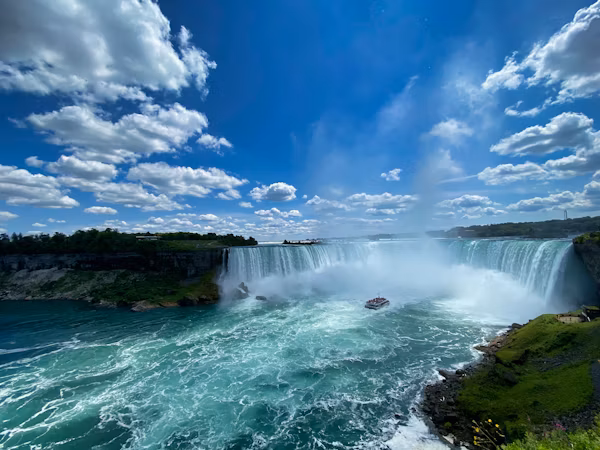 Niagara Falls waterfall view